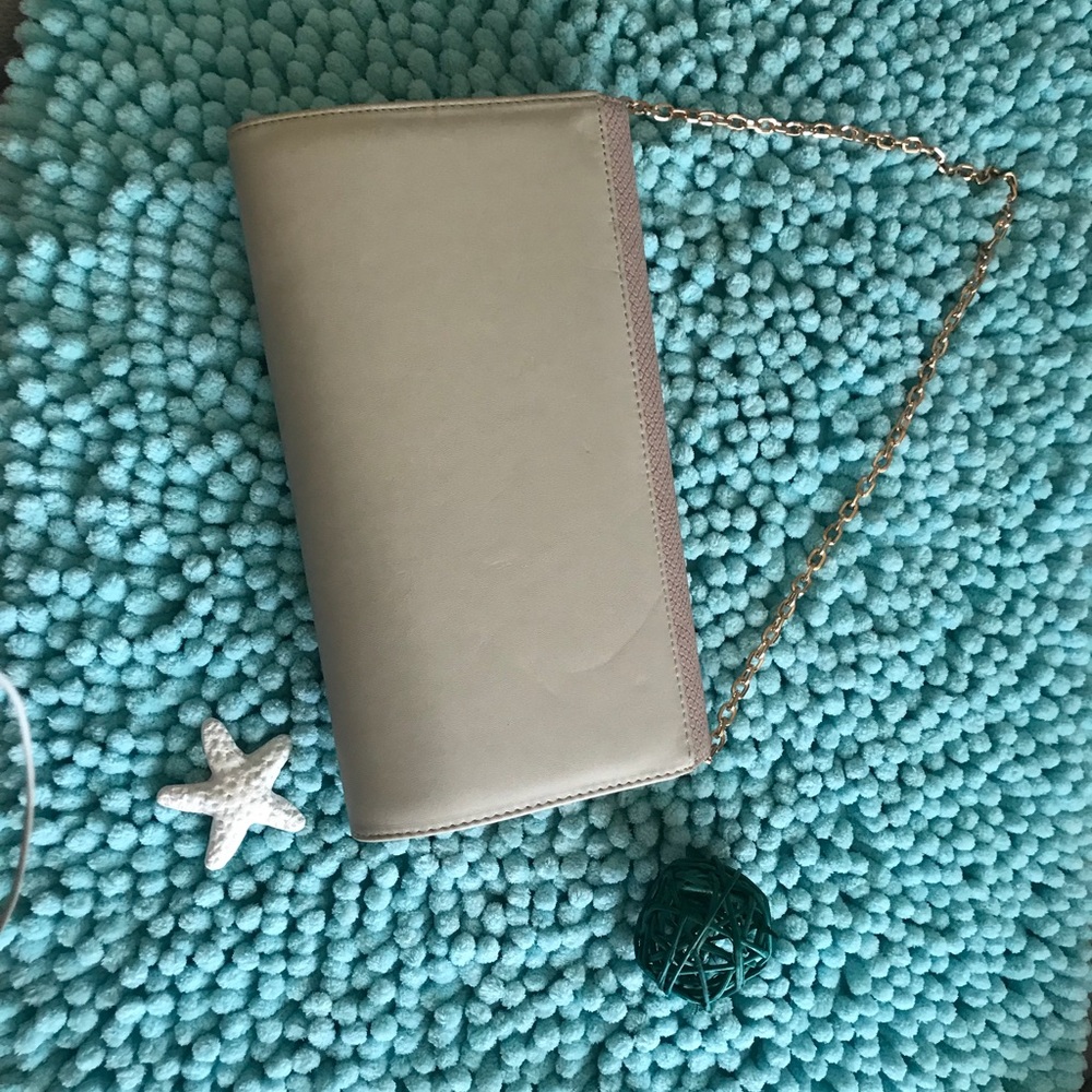 Hand free bag 👜🔥🔥 - Picture 2 of 4
